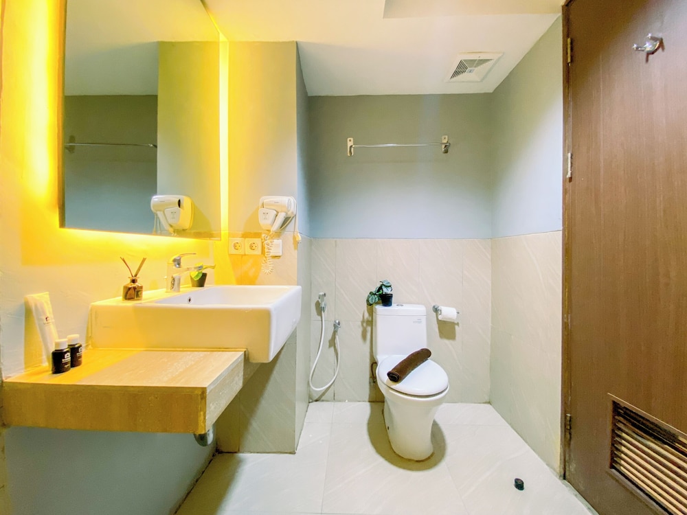 Comfortable Studio (No Kitchen) At Bogor Icon Apartment