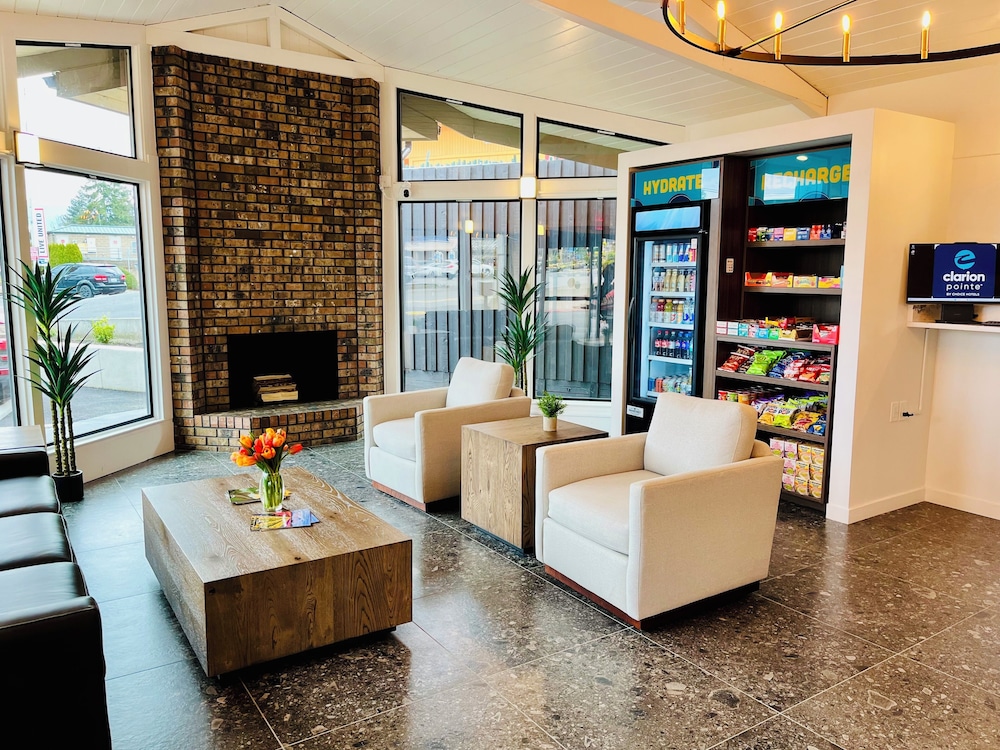 Clarion Pointe Mount Vernon - Burlington