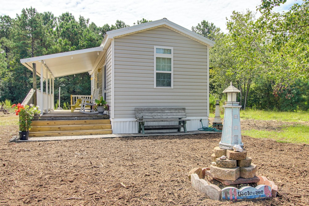 3 Mi to Icw: Coastal Carolina Home w/ Pool Access