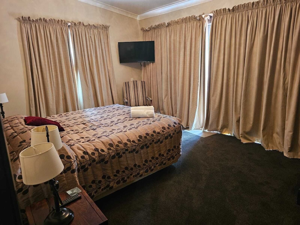 Gateway Motor Inn