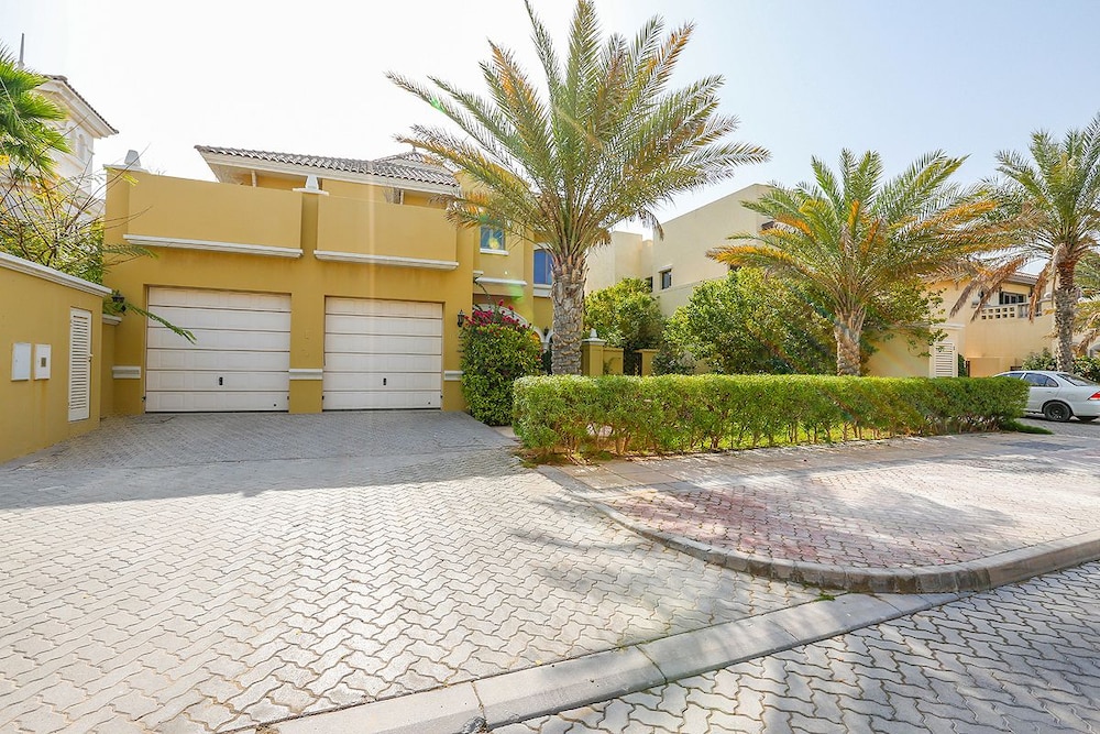 Kennedy Towers - Frond M Villa