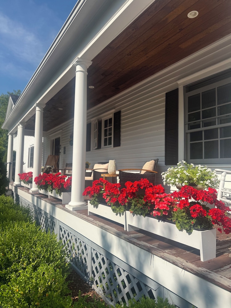 Williston Village Inn