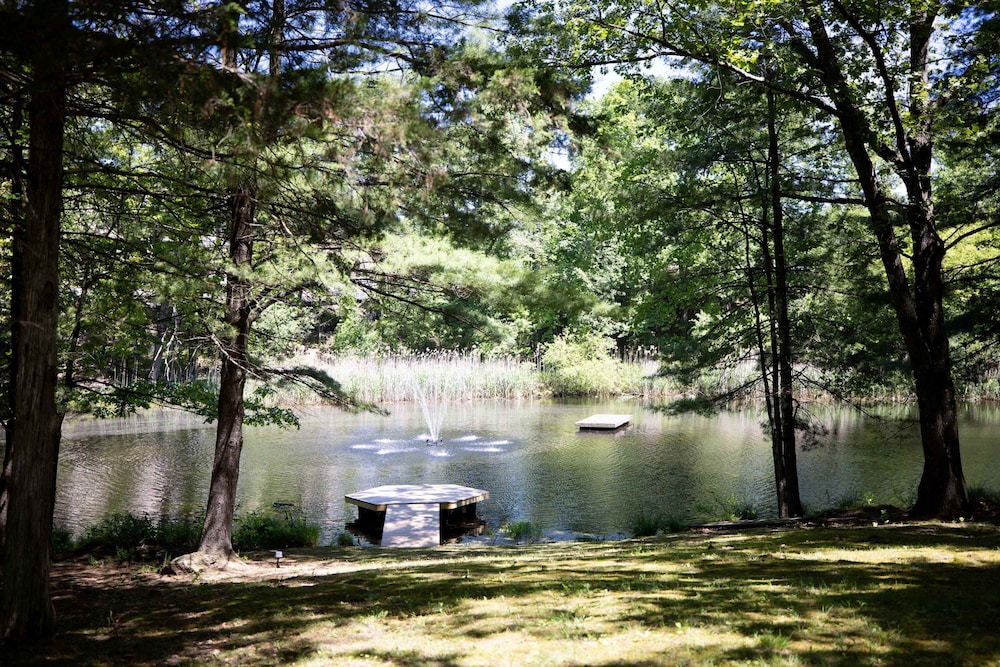 Catskill Estate w Epic Views hot tub