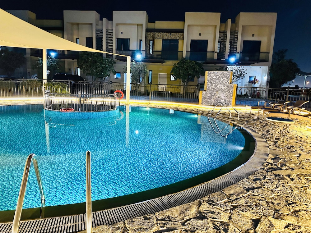 Dubai- 1bhk Villa Townhouse