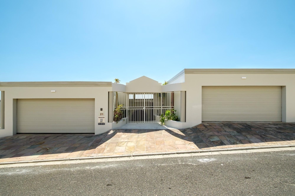 3bed With Indoor Pool and Sea Views The Sanctuary