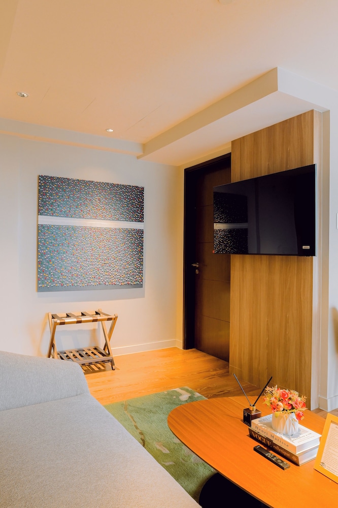 Hotel Residences at Acqua
