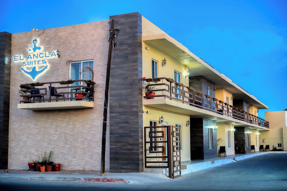 Hotel Ancla Suites - Image 1