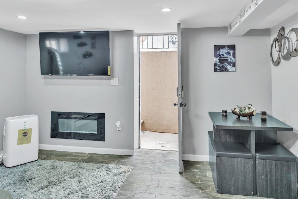 Cozy Modern 1br Apartment - Just 10 Mins From Jfk Airport 1 Bedroom Apts by RedAwning view 5
