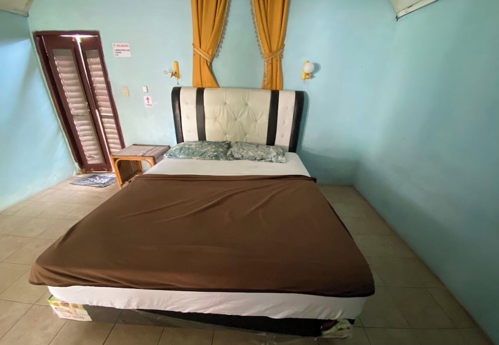 Roman Sinasi Hotel