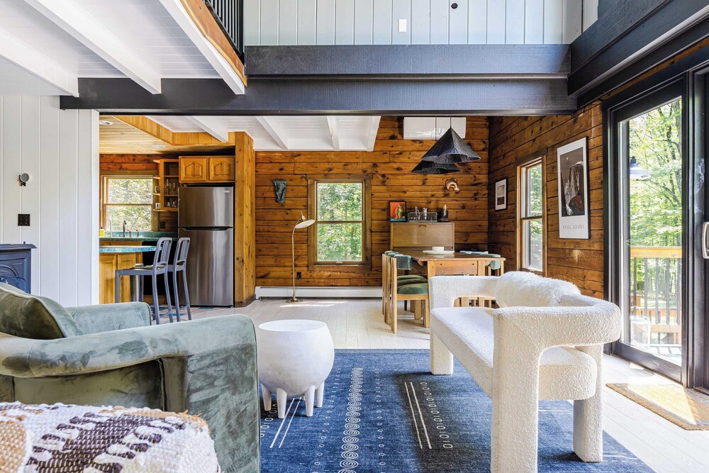 Pool+hot Tub, Firepit Near Hikes, Shops, Dining Cragswood Lodge by Avantstay