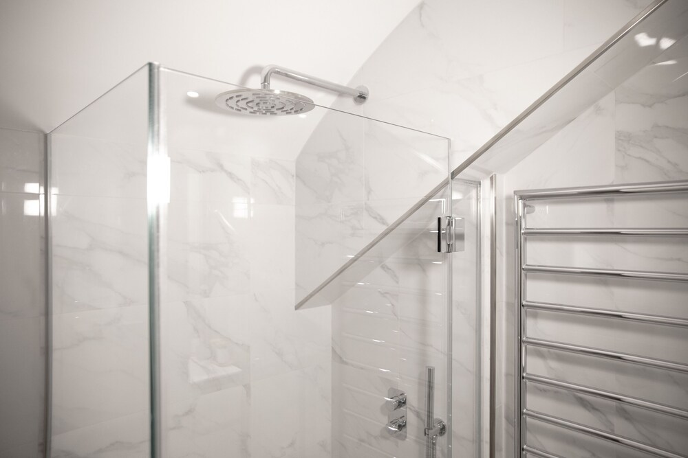 Gulaid House Knightsbridge by Bob W London