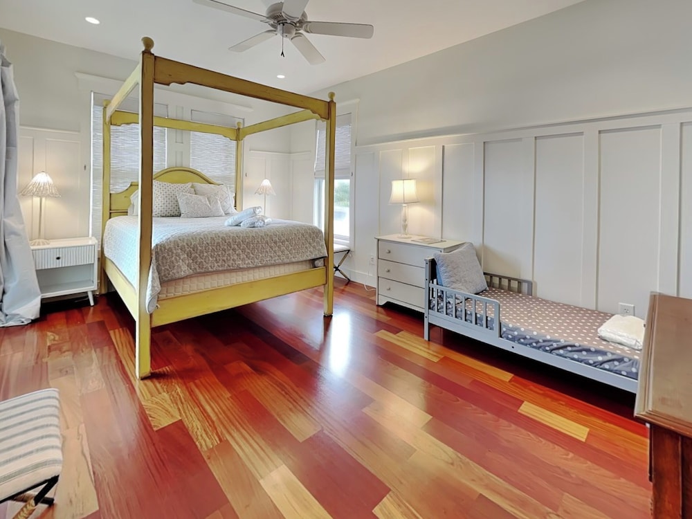 Windansea by Topsail Realty