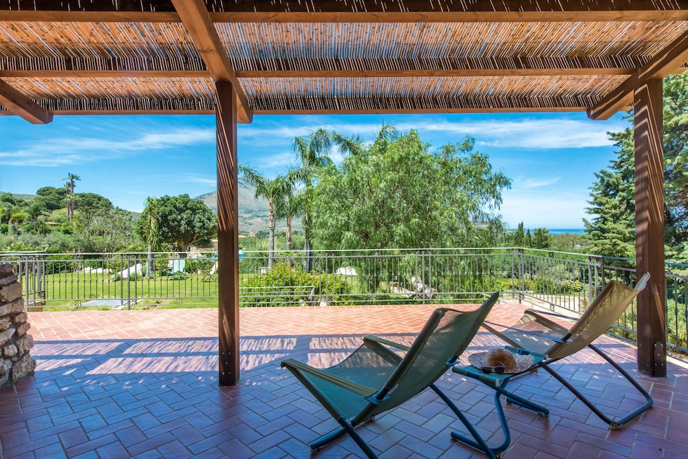 L Ulivo Blu - One-bed 2 With Seaview Balcony -loc