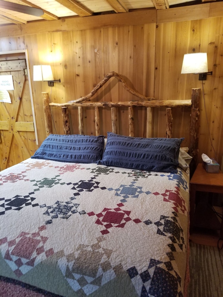 CopperLine Lodge