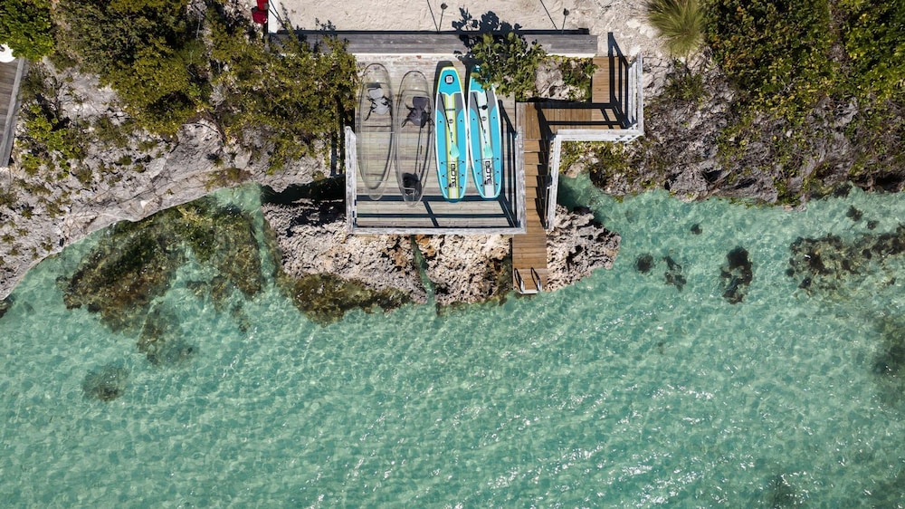 La Mer Villa West Luxury Oceanfront on Sapodilla Bay