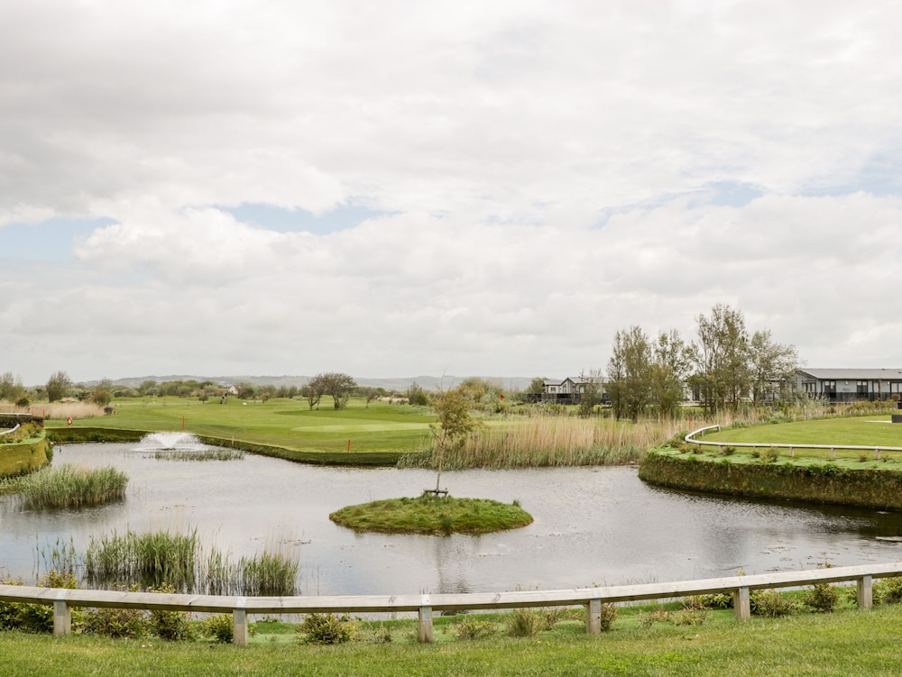 Number 8 Lakes View