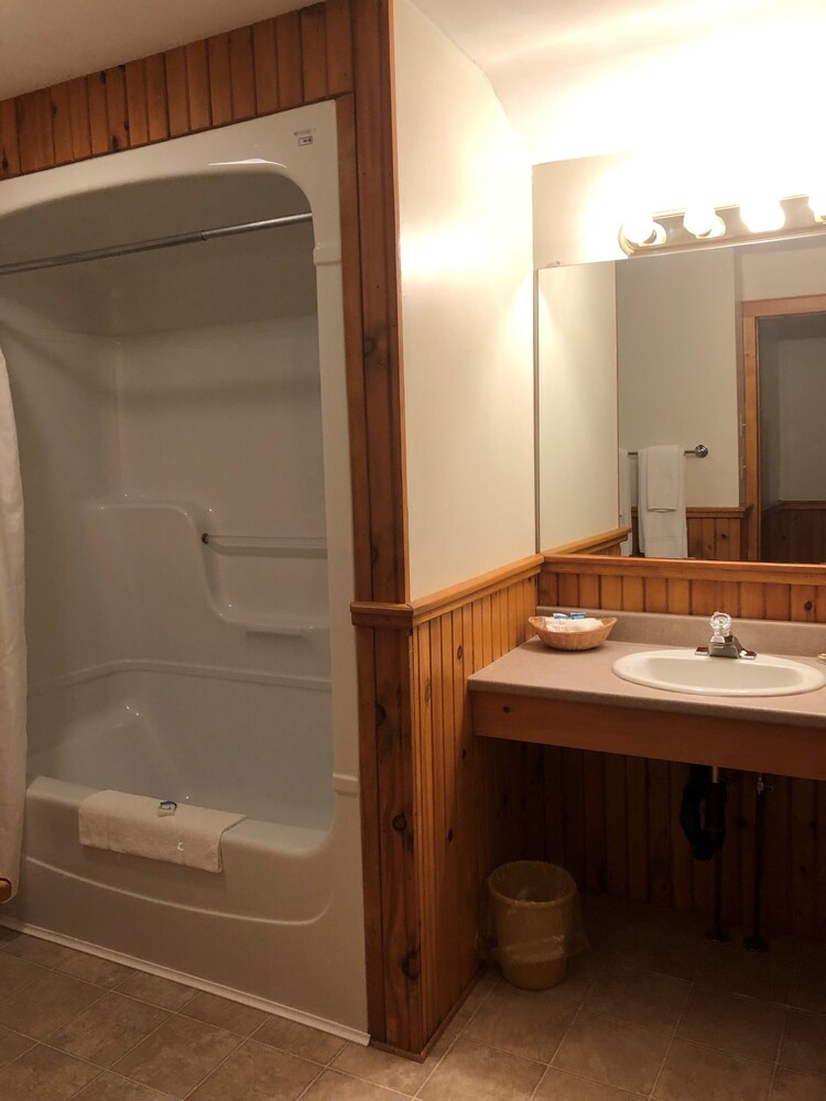 Shining Waters Cottages