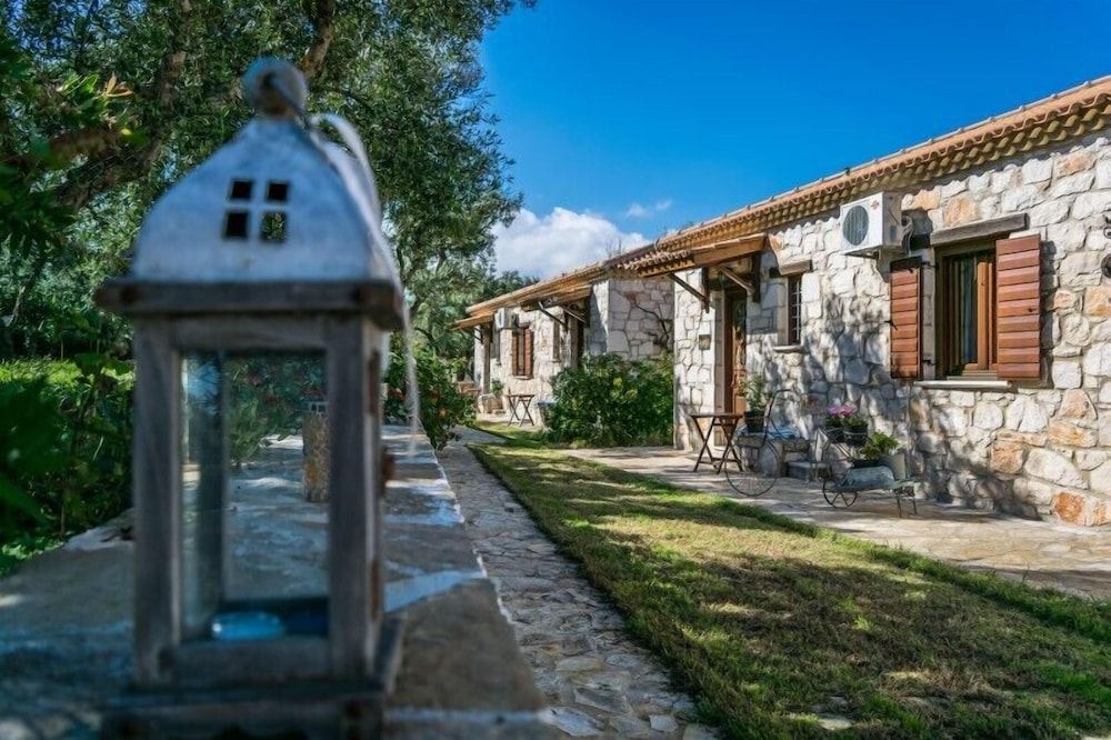 Kavos Psarou Villas