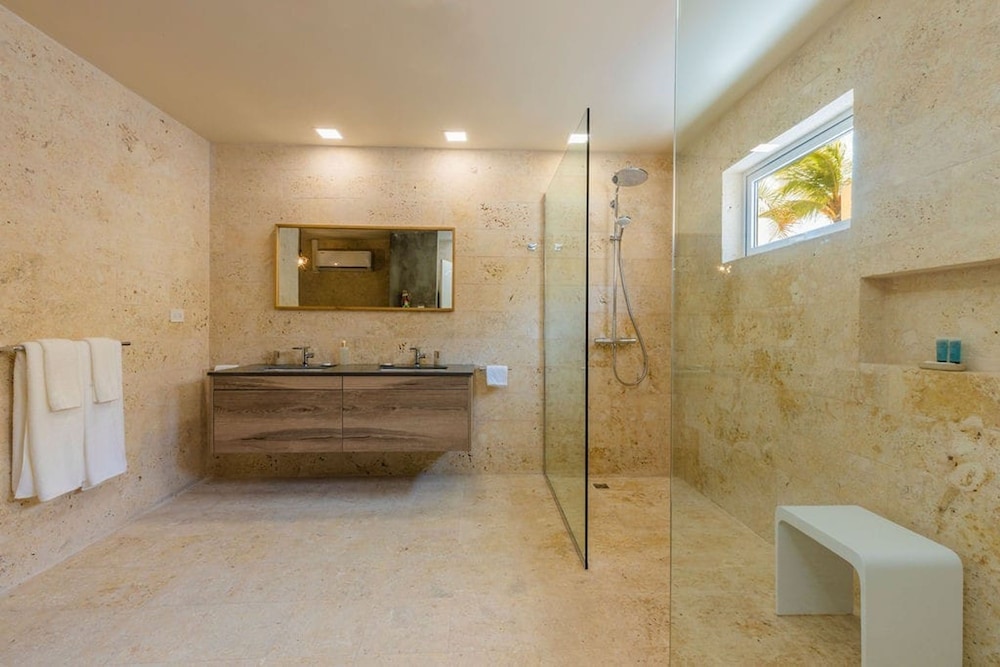 New Mediterranean Villa 5bed 5bath Across-marriott