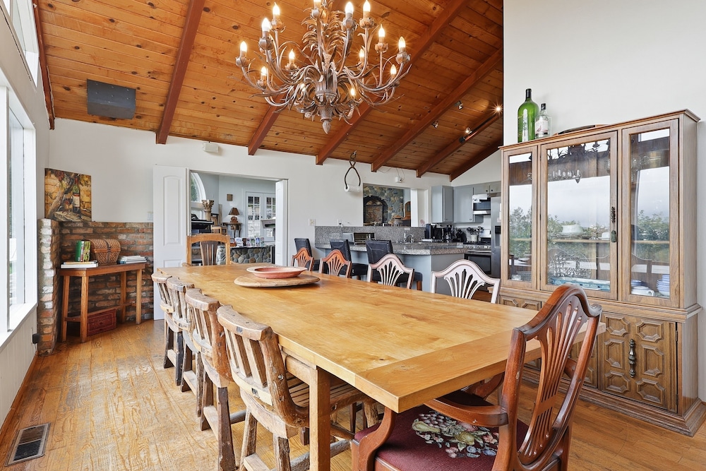 Adventure Alexander Valley Lodge With Pool & Hot Tub 6 Bedroom Villa