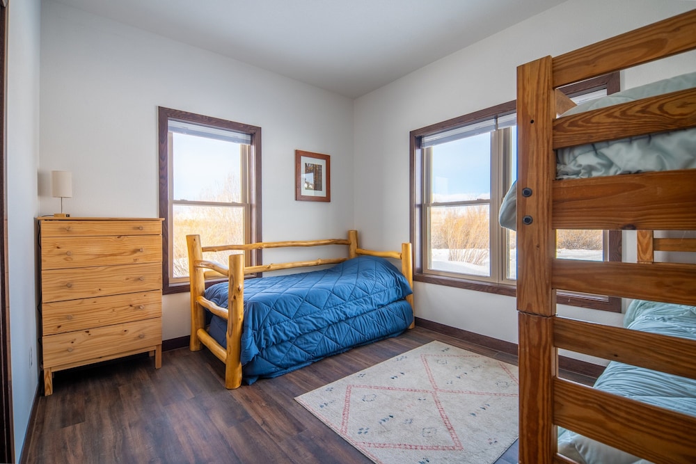 Mountain Bliss Retreat 4 Bedroom Home