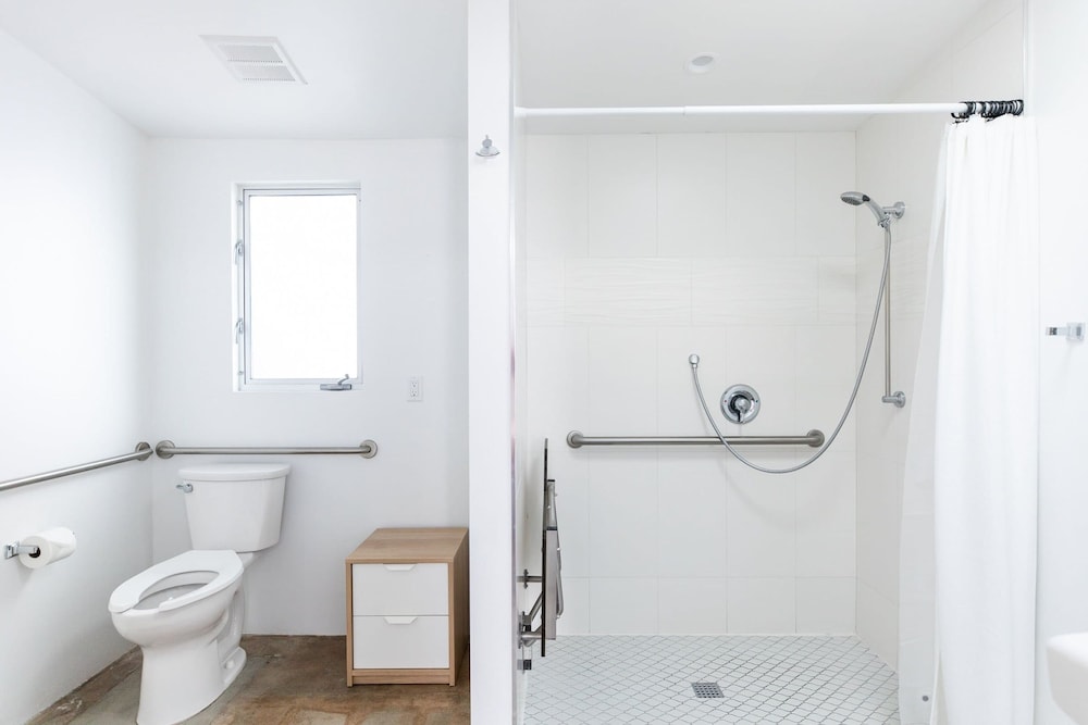 3 Private 1 Bedroom Units at The Wesley Sleeps 12