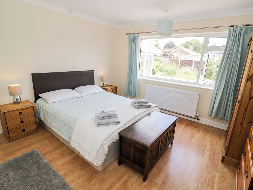 Lynsted Lodge view 2