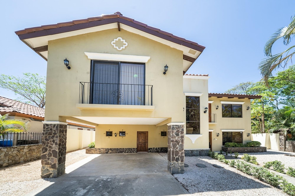 Freshly Updated 3BR With Pool Walk to the Beach Casa Luz de Luna