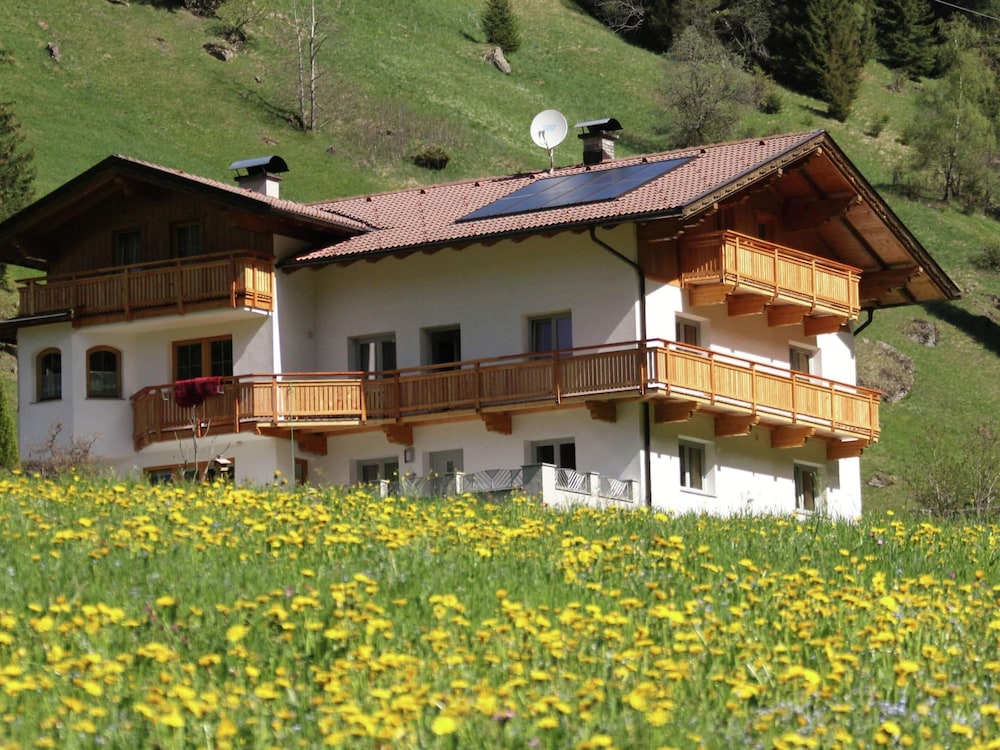 Home With a Wooden Decor and Full of Atmosphere
