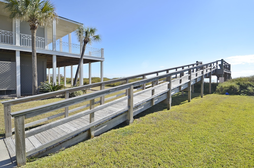 Beachfront Dolphin by Ryson Vacation Rentals