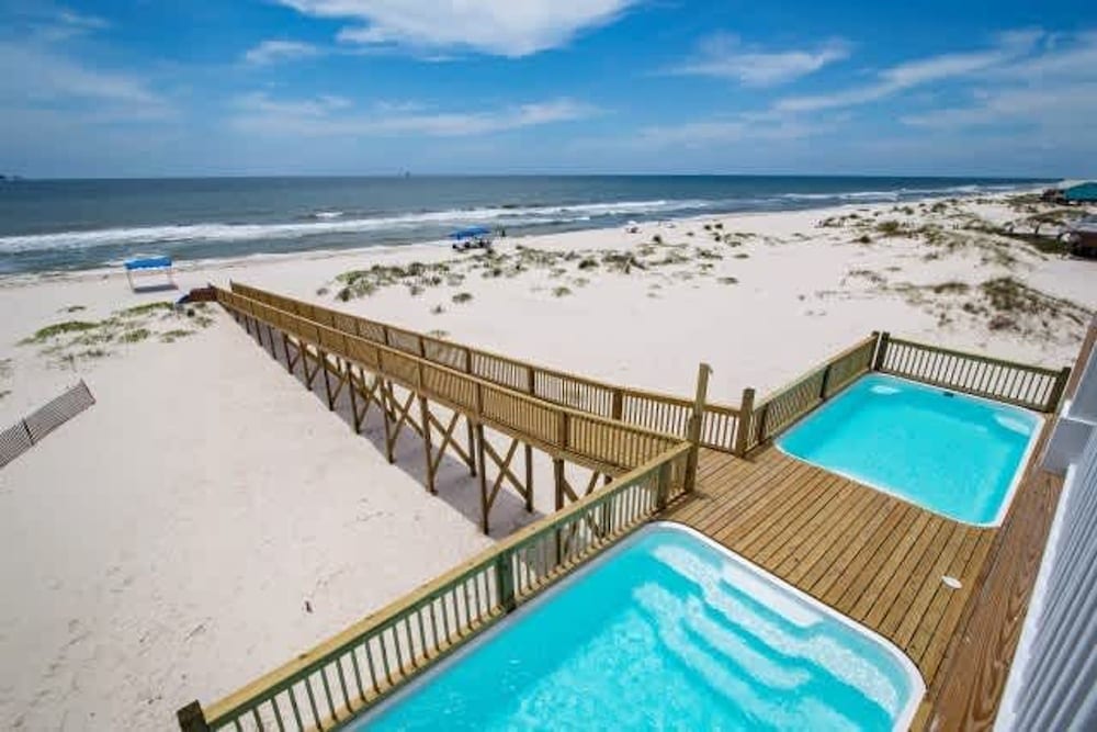 Beachfront 5bed Easybreezy West
