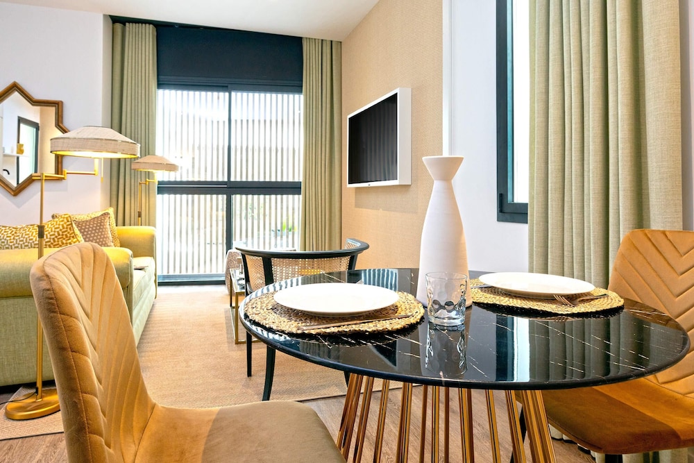 Luxury 1bd Near Torre del Oro Betis V