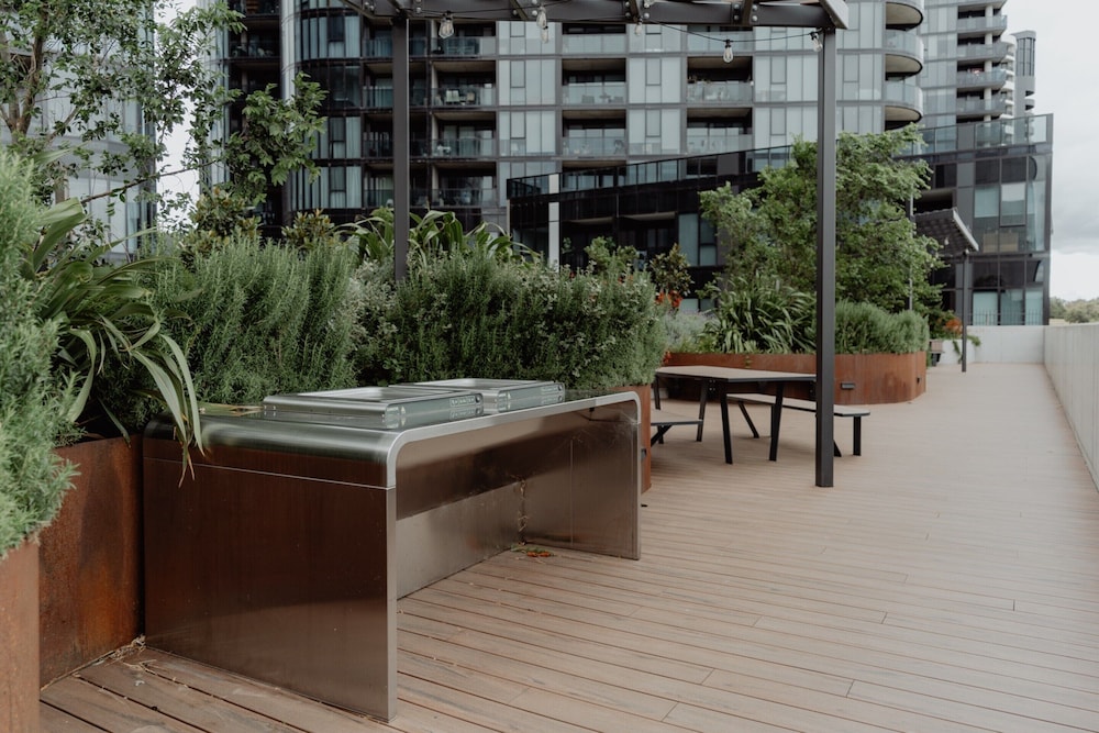 Panoramic Lake View 2-bed With Pool,