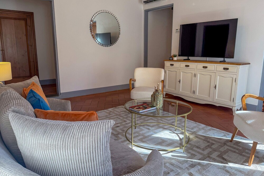 Exclusive 2BD Apt Near Galleria Dell Academia di Firence San Gallo