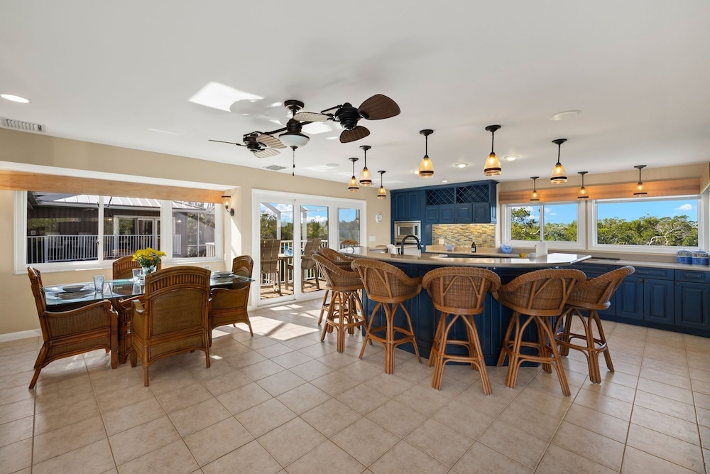 21381 Widgeon Point 6 Bedroom Estate