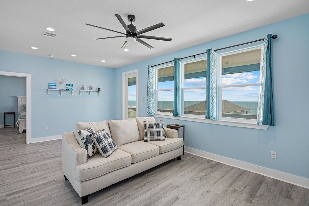 Oceanfront Manor 4 Bedroom Home