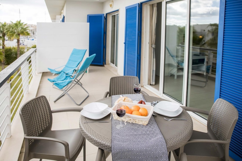 B06 - Top Floor Marina Club 2 Bed Apartment by DreamAlgarve