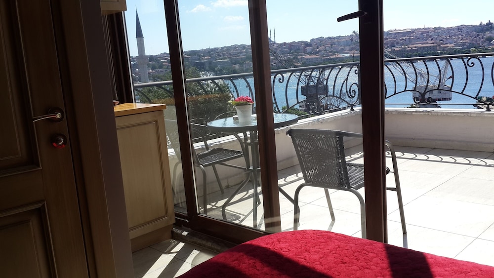 Galatolia Suites - Image 29