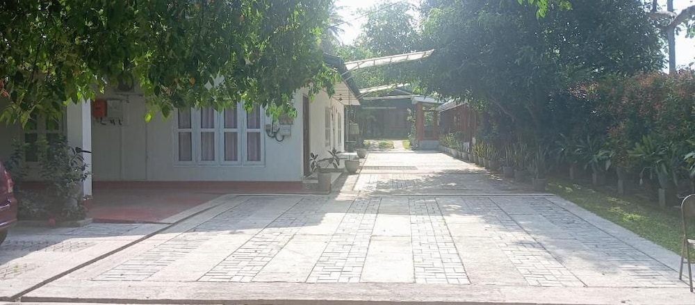 The Garden Resort Airport Katunayaka