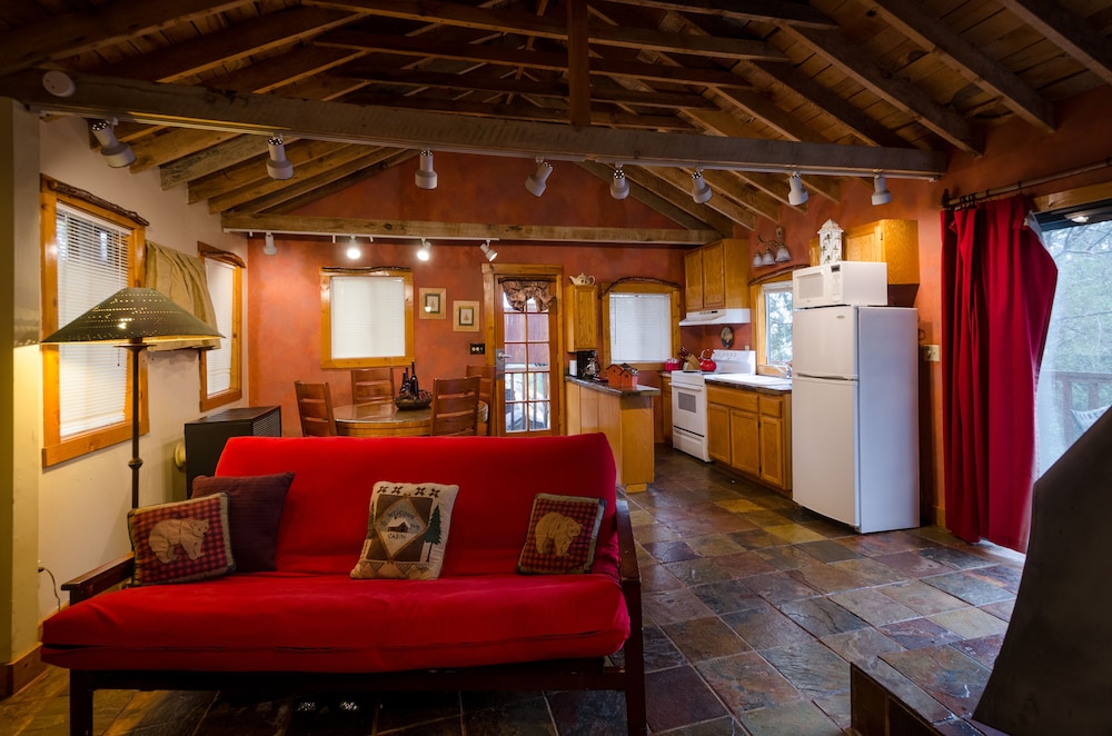 Idyllwild Bunkhouse