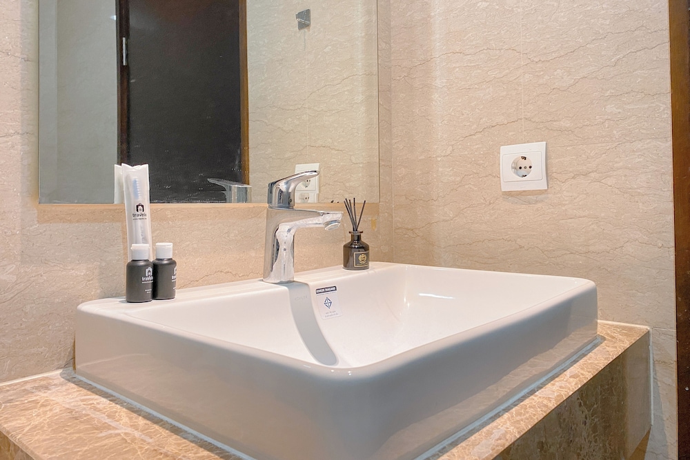 Wonderful And Homey 2Br Apartment At Menteng Park