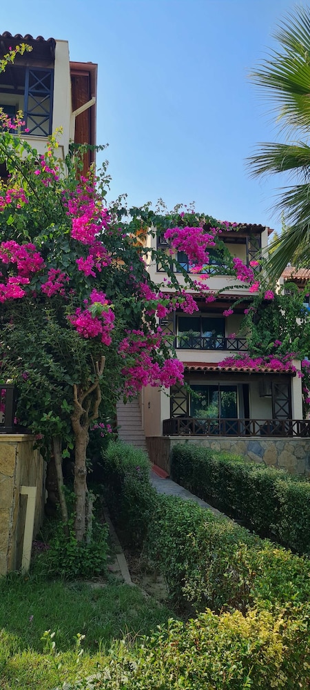 Saphir Hotel & Villas