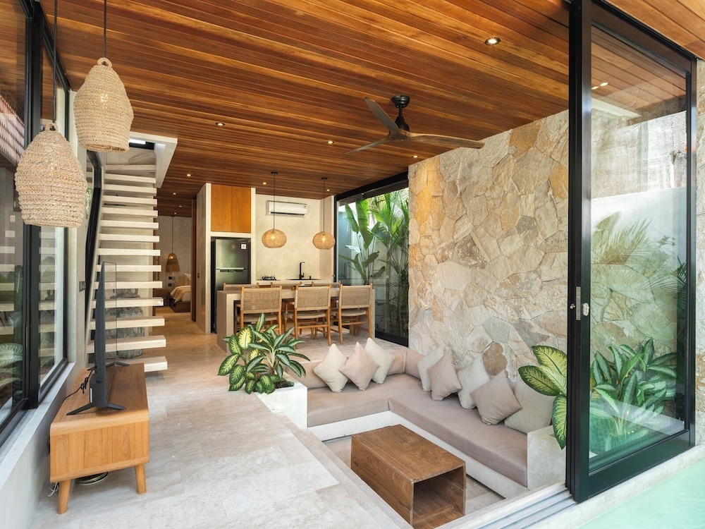 Blacksand Villas Echo Beach