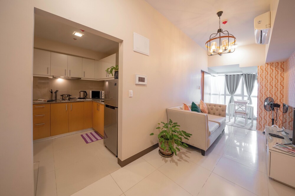 Uptown Park Suites Tower 1