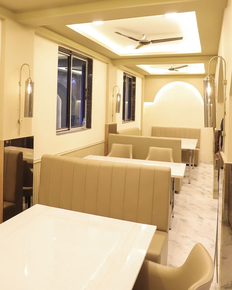 Hotel Devanshri Rooms & Restaurant