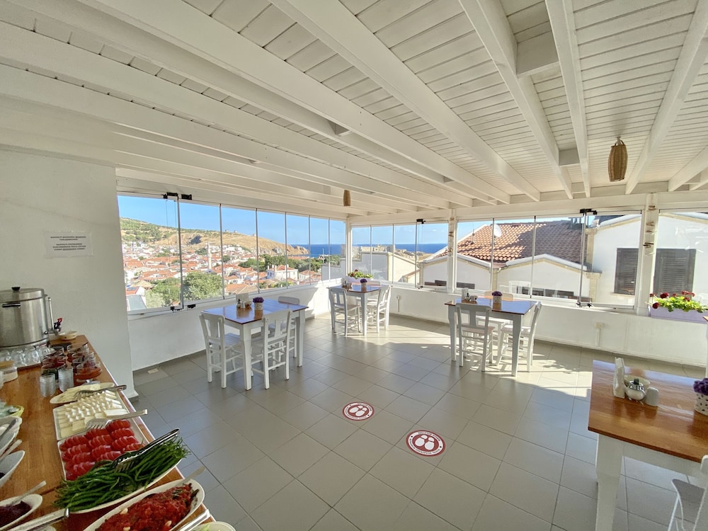 Heros Hotels Bozcaada - Image 10