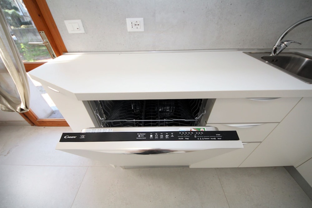 Modern 2 Bedroom Apartment Near Rosolina Beach