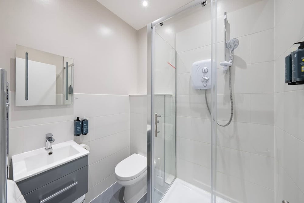 New Spacious Studio in Old St