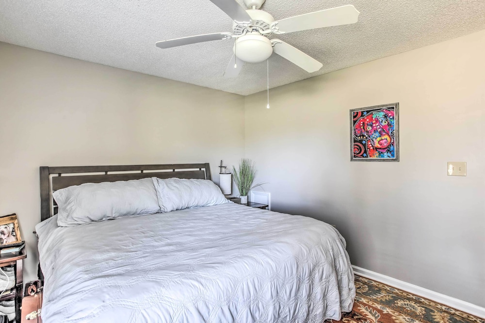 Myrtle Beach Retreat w/ Ocean Access & Porch! view 3