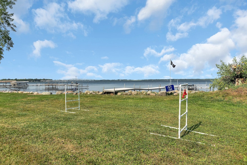 Rizzy's on the Lake - Property Image 5